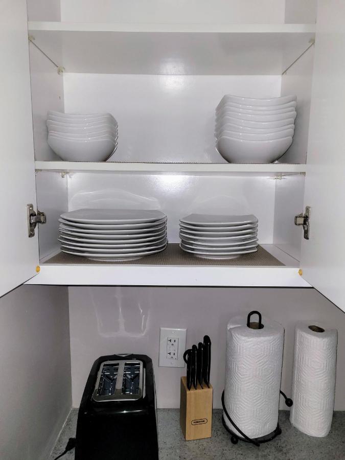 ווסט סנקה Apartment With Brand New Furniture And Large Parking מראה חיצוני תמונה