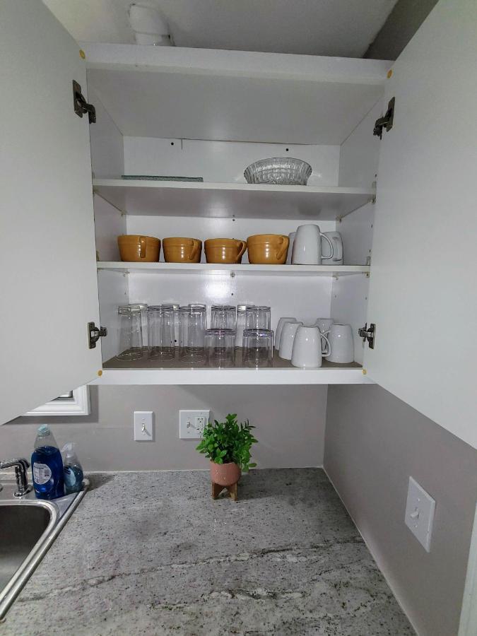 ווסט סנקה Apartment With Brand New Furniture And Large Parking מראה חיצוני תמונה